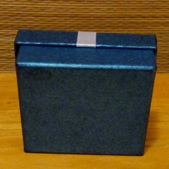 Pair of small gifting boxes - Picture 6 of 10